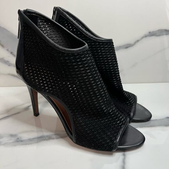 Donald J Pliner | Women's Black Perforated Suede Peep Toe Ashlyn Booties Sz 8.5 - Picture 1 of 7